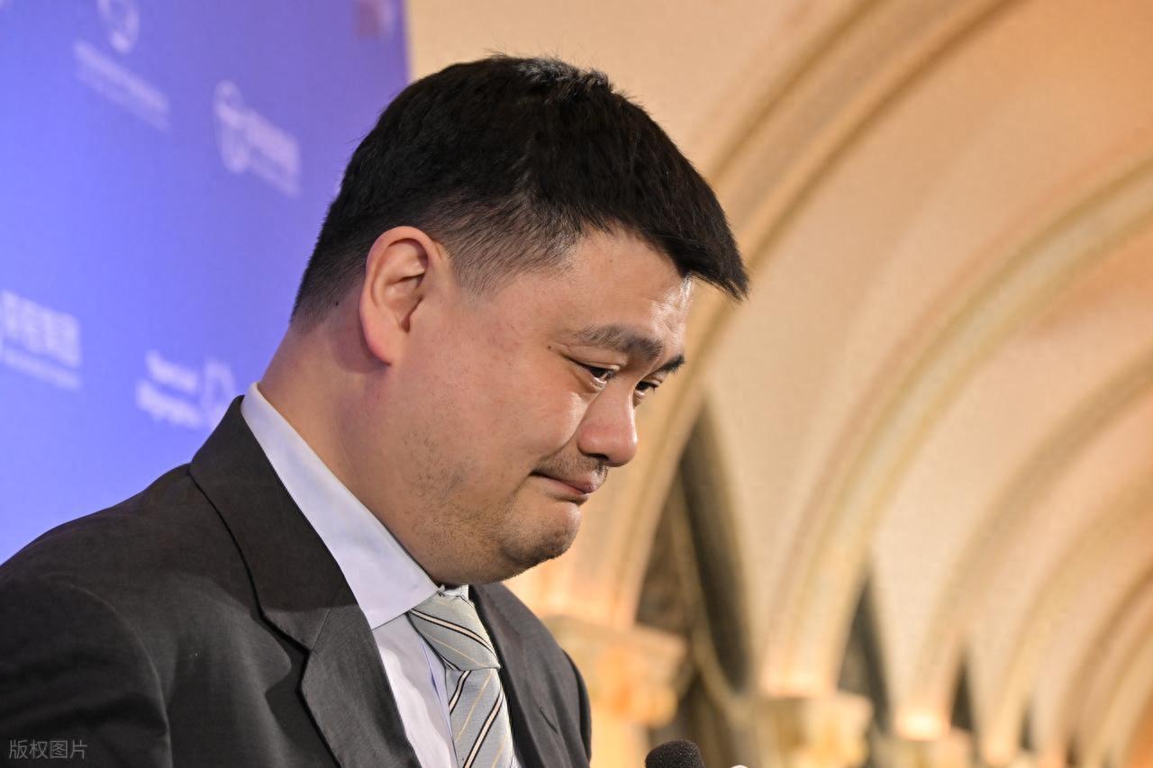 杨瀚森被开拓者选中，即将开启新赛季，姚明是怎么评价杨瀚森的